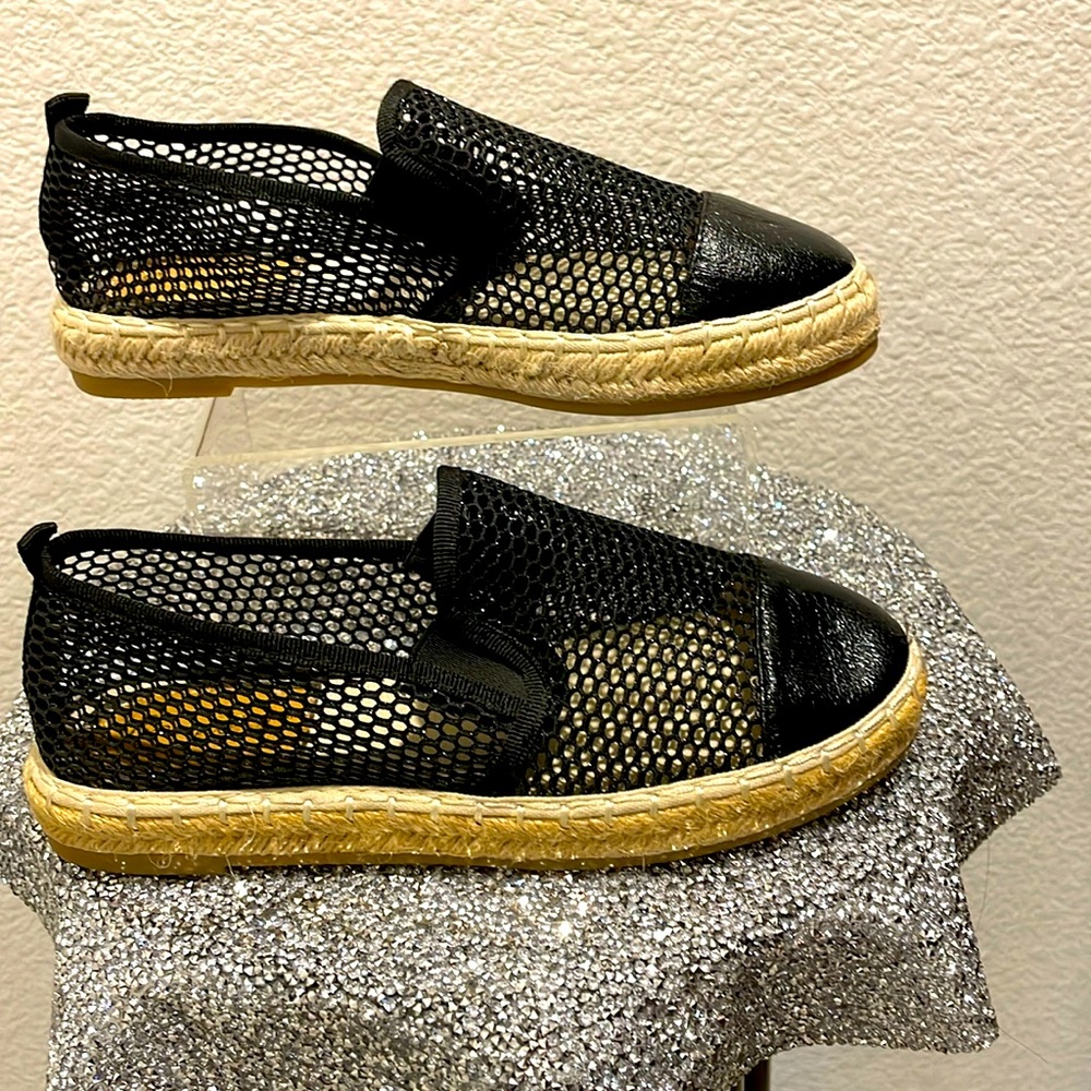 Bonnibel mesh shoe w/jute trim. Flat espadrille style. Size 5.5. Soles look new